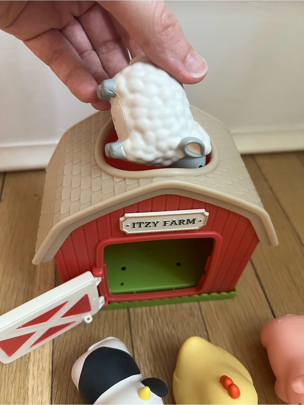 Itzy Ritzy | Put and Take Toys | Farm Animals and Barn